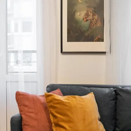 Kamienica Centrum Nr 9 *