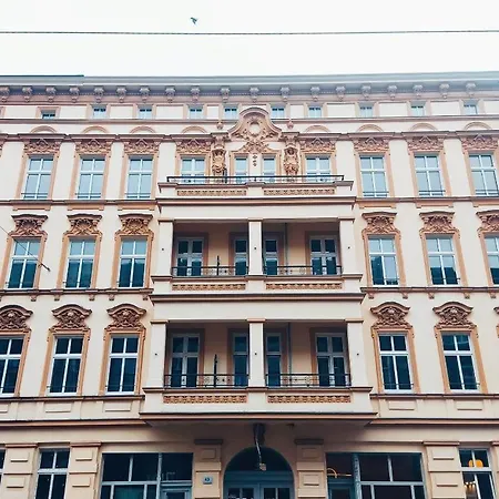 Kamienica Centrum Nr 9 *