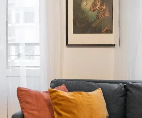 Kamienica Centrum Nr 9 *