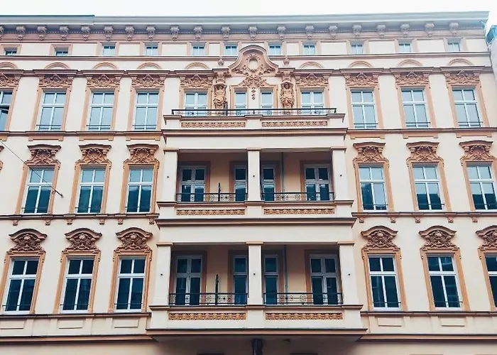 Kamienica Centrum Nr 9 *